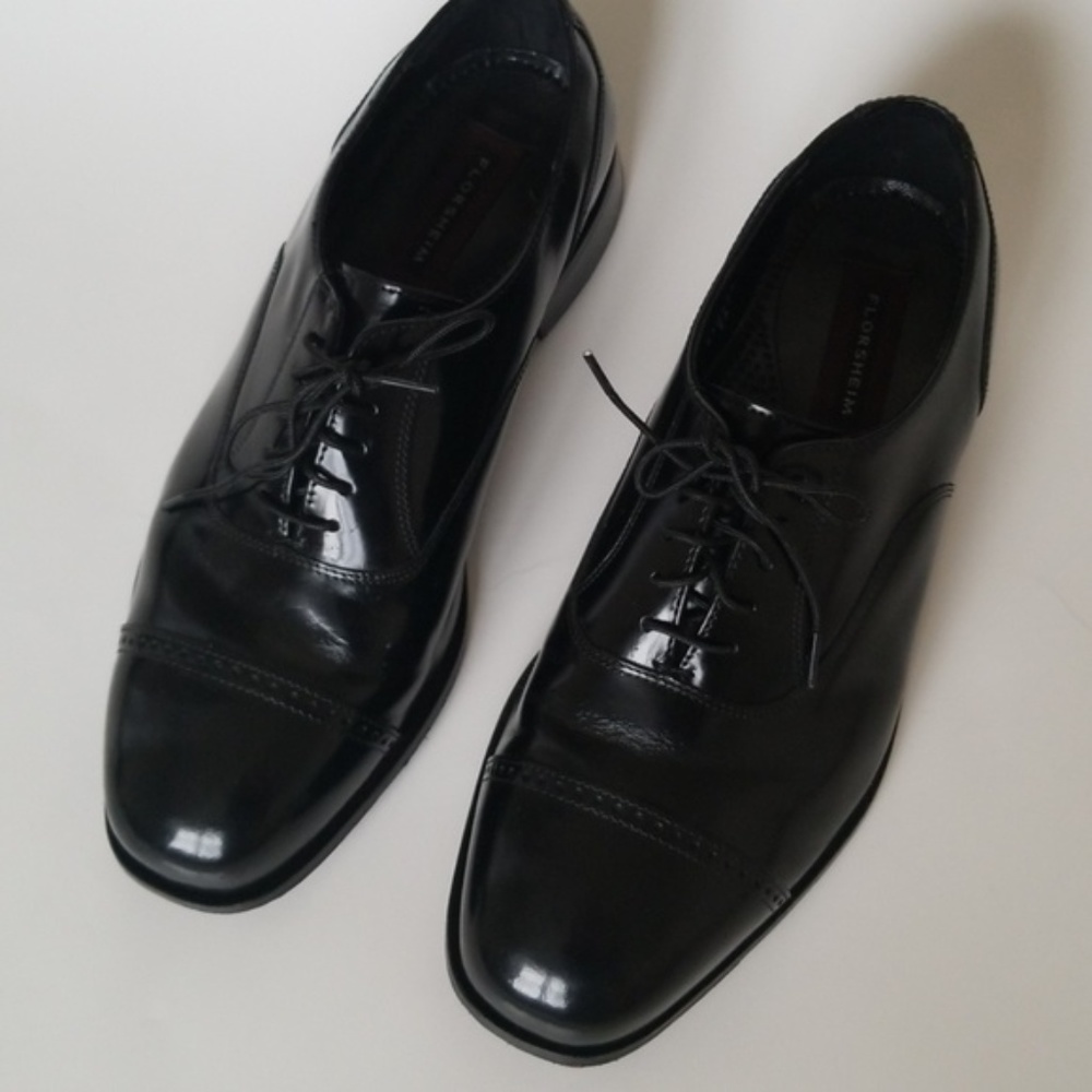 Florsheim black cap toe men's shoes size 9.5 -A2